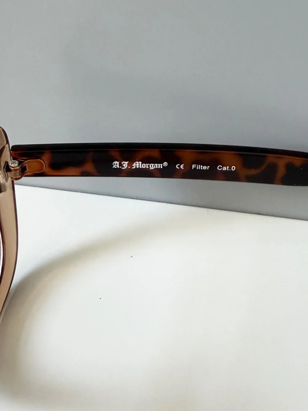 AJ Morgan caramel tan oval cateye clear lens eye glasses
